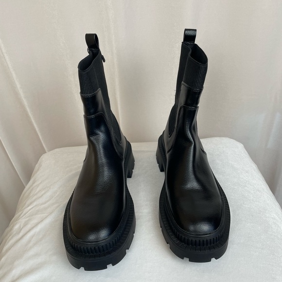 Mango Syria black faux leather ankle lugg boots track platform size 8.5 US NWT - Picture 2 of 5